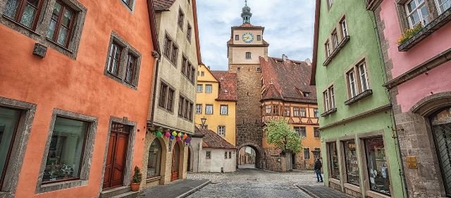 GoAhead Tours has joined up with Ancestry to offer a unique portfolio of tours that will take travelers on a journey into their personal histories