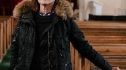 In tonight's episode, Molly Shannon heads to Ireland in search of her mother's unknown family tree. She finds desperate ancestors forced to choose between their faith and survival; uncovers a family legacy of bravery; and meets Irish cousins for the first time.