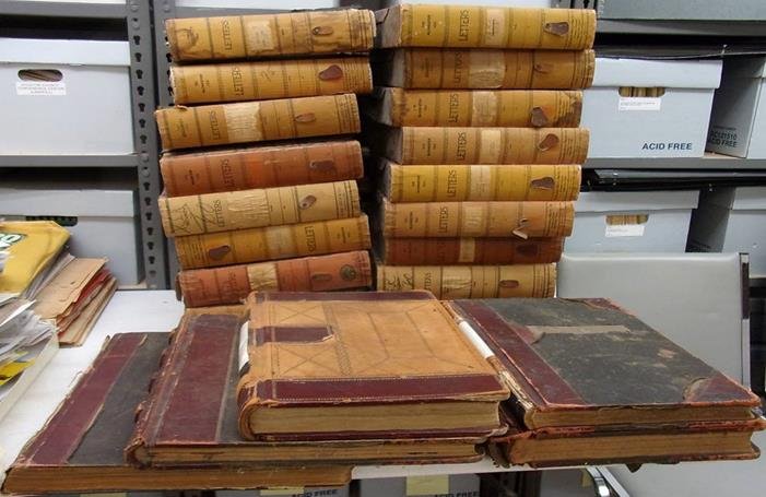 The Archive Lady: Researching Archived Records Online